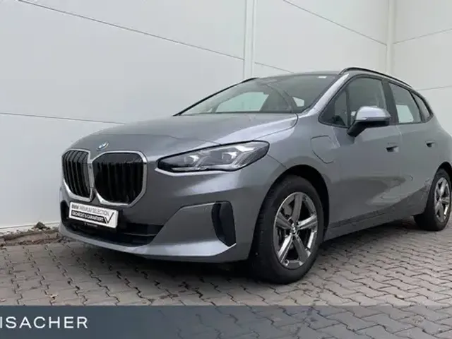 BMW 225