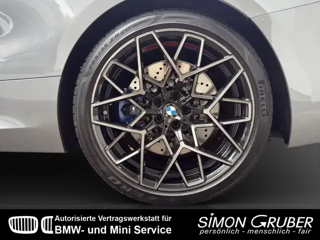 BMW M8