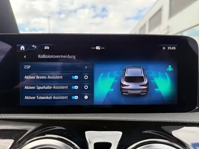 Mercedes-Benz CLA 200