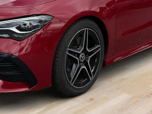 Mercedes-Benz CLA 200