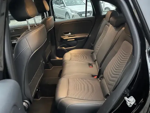 Mercedes-Benz GLA 180