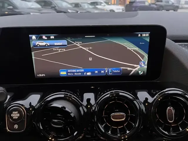 Mercedes-Benz GLA 180