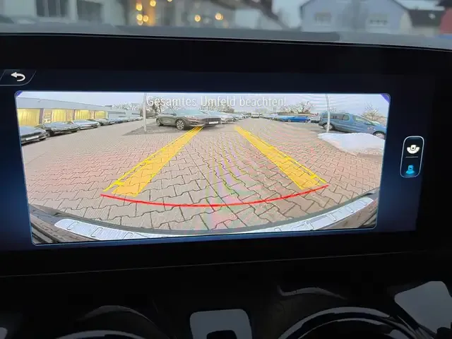 Mercedes-Benz GLA 180