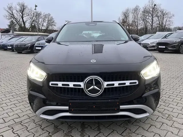 Mercedes-Benz GLA 180
