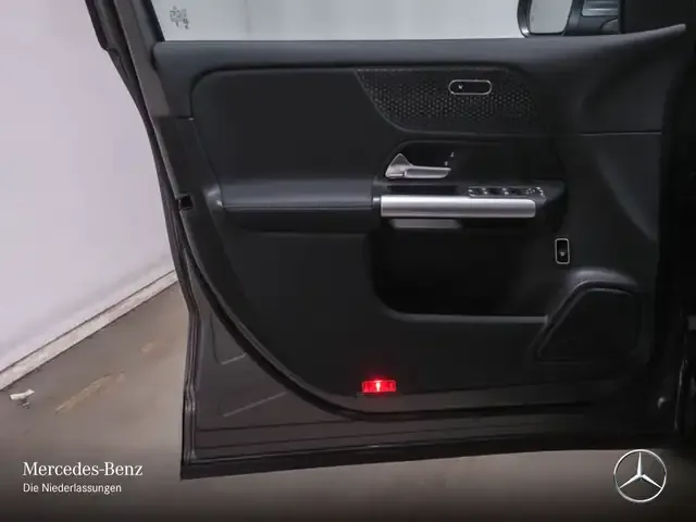 Mercedes-Benz EQA 300