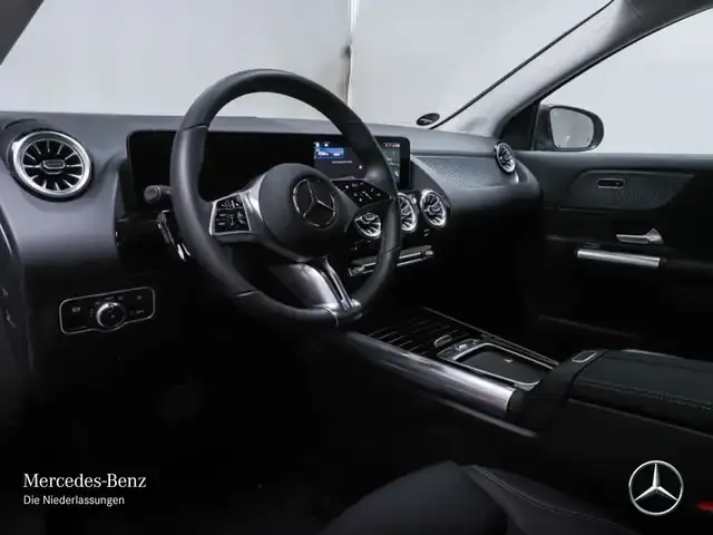 Mercedes-Benz EQA 300