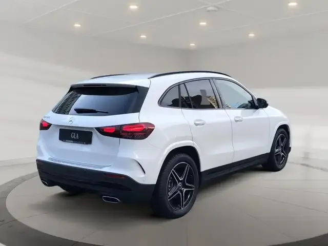 Mercedes-Benz GLA 180