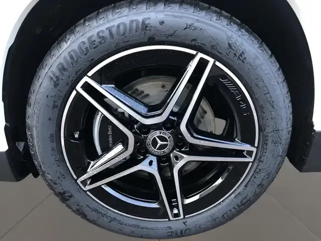 Mercedes-Benz GLA 180