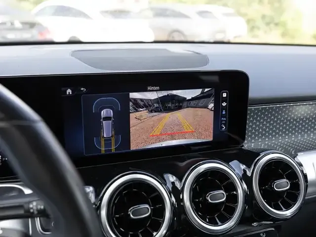 Mercedes-Benz GLB 180