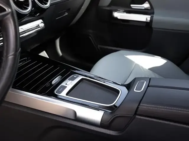 Mercedes-Benz GLB 180