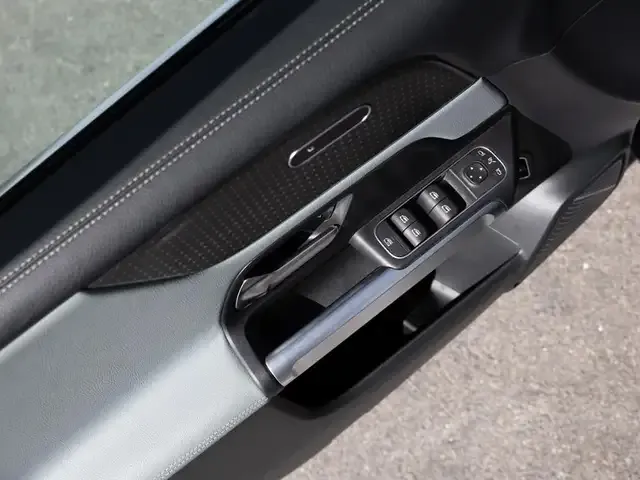 Mercedes-Benz GLB 180