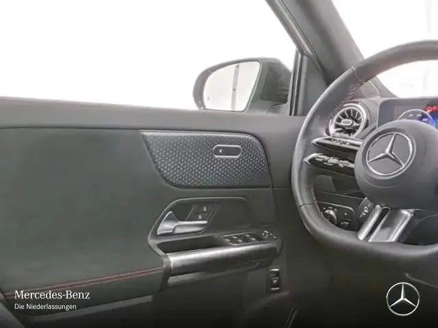Mercedes-Benz EQA 300