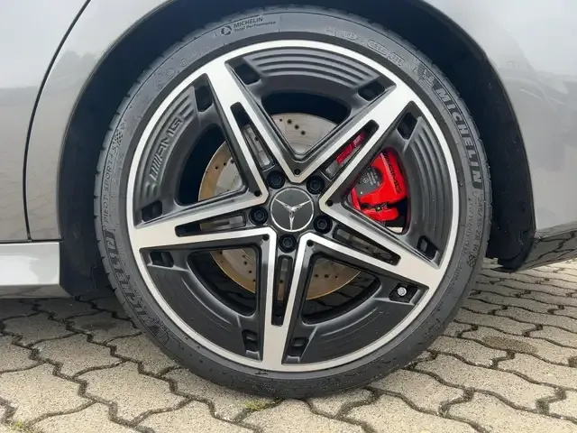 Mercedes-Benz CLA 35 AMG