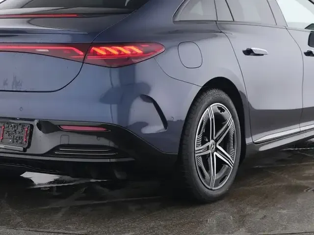 Mercedes-Benz EQE 300