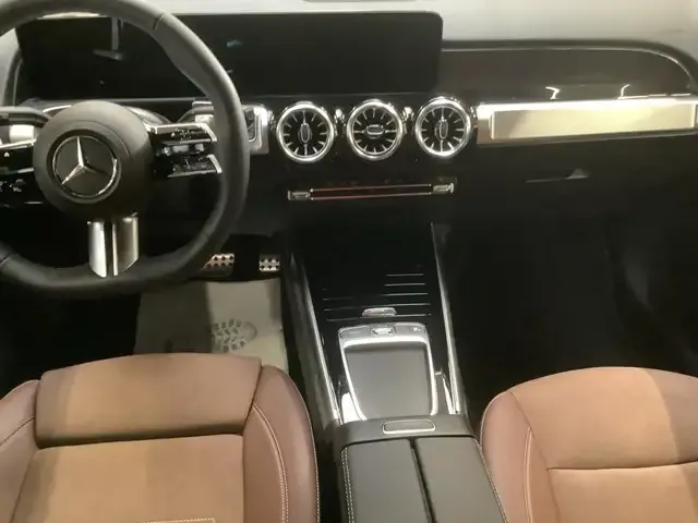 Mercedes-Benz GLB 220