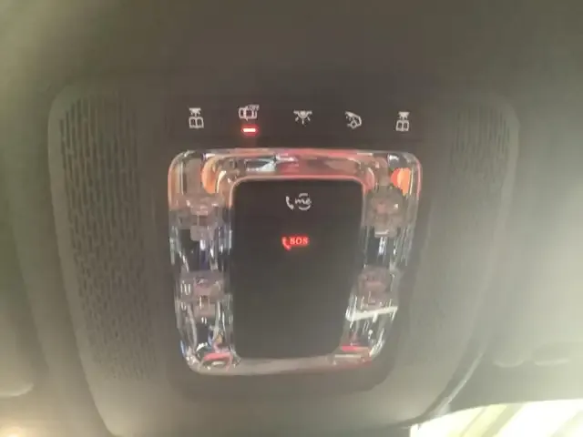 Mercedes-Benz GLB 220