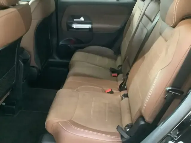 Mercedes-Benz GLB 220
