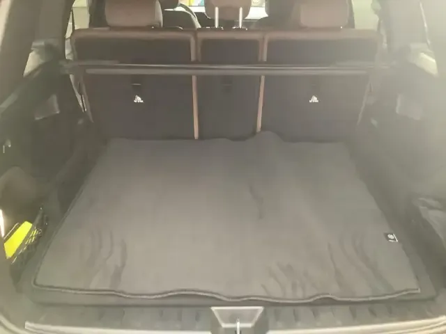 Mercedes-Benz GLB 220