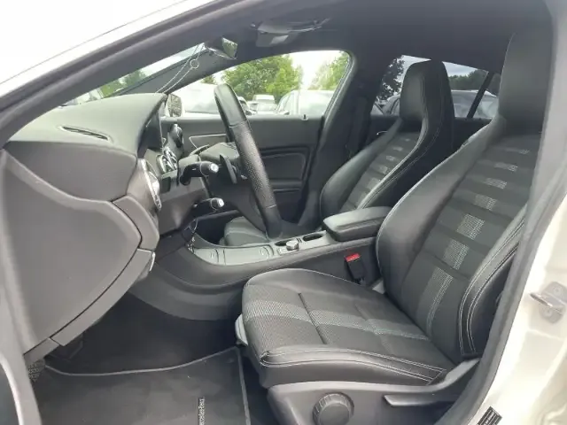 Mercedes-Benz CLA 220