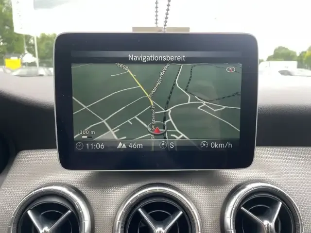 Mercedes-Benz CLA 220