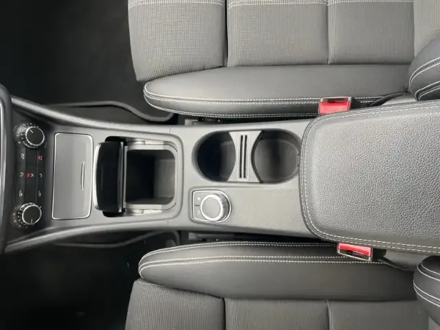 Mercedes-Benz CLA 220