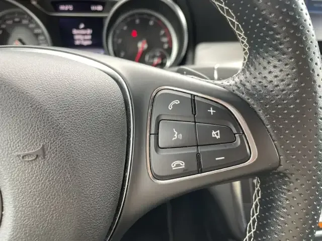 Mercedes-Benz CLA 220