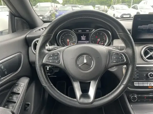 Mercedes-Benz CLA 220