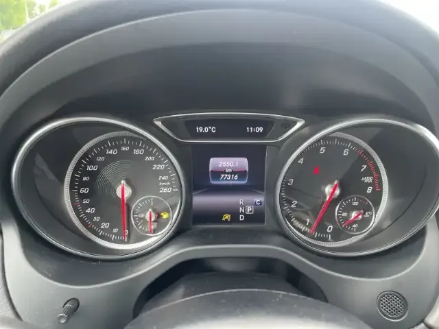 Mercedes-Benz CLA 220