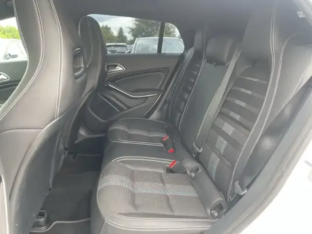 Mercedes-Benz CLA 220