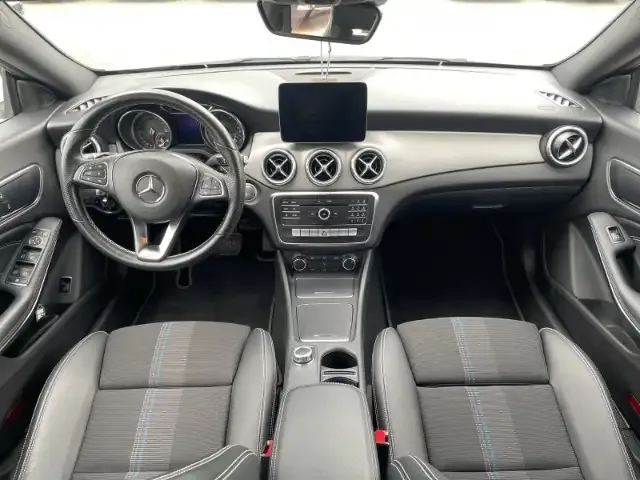 Mercedes-Benz CLA 220