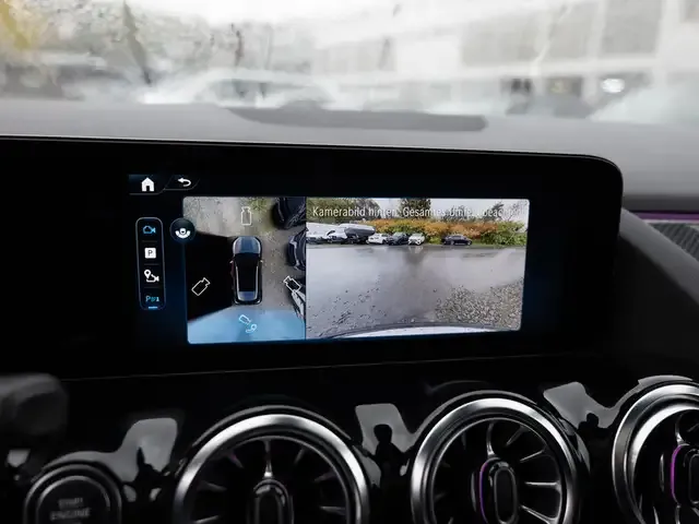 Mercedes-Benz GLA 220