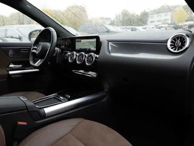 Mercedes-Benz GLA 220