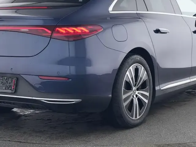 Mercedes-Benz EQE 300