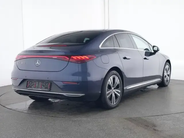 Mercedes-Benz EQE 300