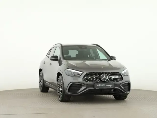 Mercedes-Benz GLA 220