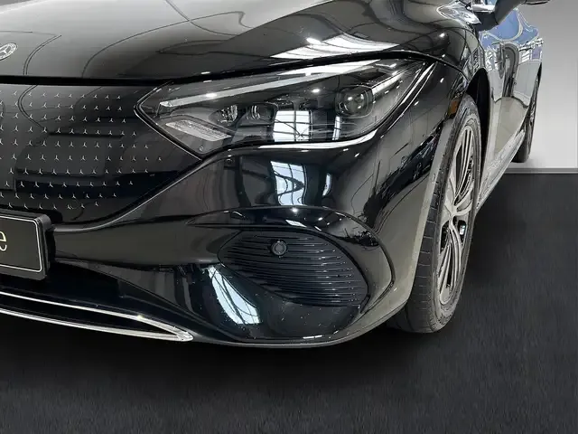 Mercedes-Benz EQE 300