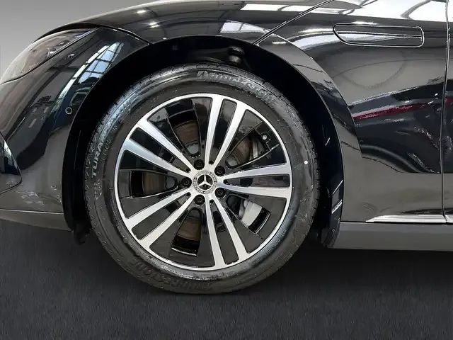 Mercedes-Benz EQE 300