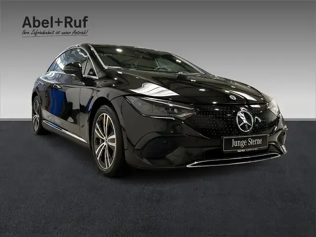 Mercedes-Benz EQE 300