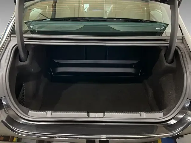 Mercedes-Benz EQE 300