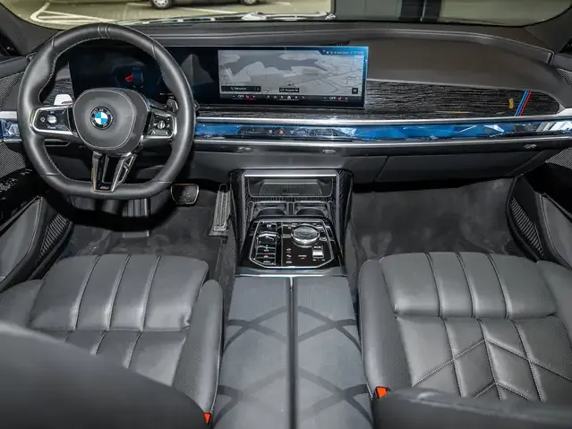 BMW 740
