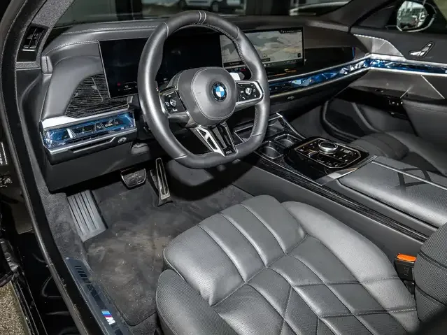BMW 740