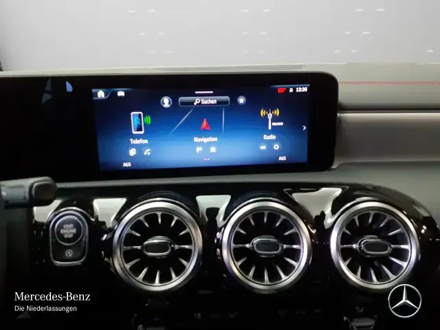 Mercedes-Benz CLA 180