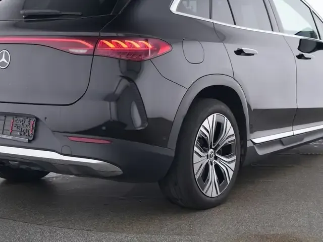 Mercedes-Benz EQE SUV