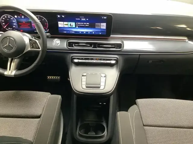 Mercedes-Benz V 220