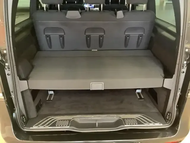 Mercedes-Benz V 220