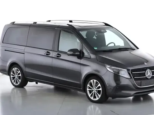 Mercedes-Benz V 220