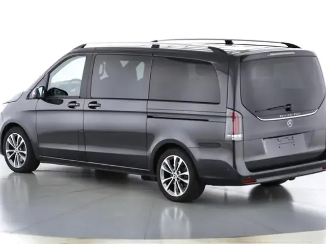 Mercedes-Benz V 220