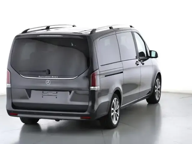 Mercedes-Benz V 220