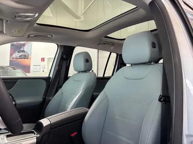 Mercedes-Benz EQB 300