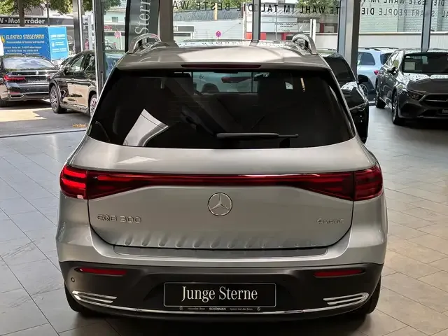 Mercedes-Benz EQB 300
